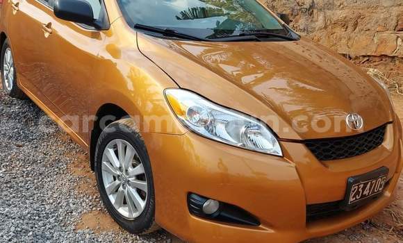 Sayi Na hannu Toyota Matrix Brown Mota in Yaounde a Babban Kamaru Sayi Na hannu Toyota Matrix Brown Mota in Yaounde a Babban Kamaru