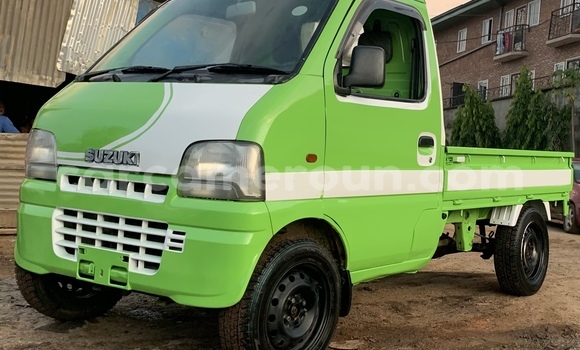 Sayi Na hannu Suzuki Carry Green Babbar mota in Douala a Ƙasar Kamaru