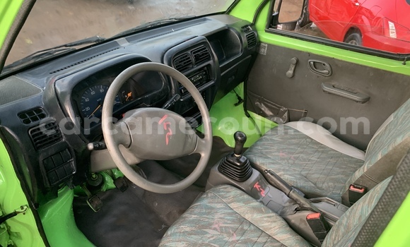 Sayi Na hannu Suzuki Carry Green Babbar mota in Douala a Ƙasar Kamaru Sayi Na hannu Suzuki Carry Green Babbar mota in Douala a Ƙasar Kamaru