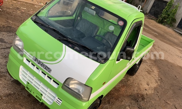 Sayi Na hannu Suzuki Carry Green Babbar mota in Douala a Ƙasar Kamaru Sayi Na hannu Suzuki Carry Green Babbar mota in Douala a Ƙasar Kamaru