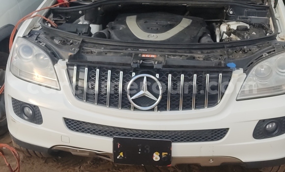 Buy Used Mercedes‒Benz ML–Class White Car in Douala in Littoral Cameroon Buy Used Mercedes‒Benz ML–Class White Car in Douala in Littoral Cameroon
