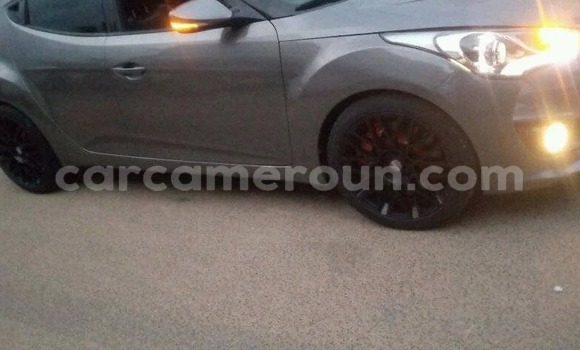 Sayi Na hannu Hyundai Veloster Azurfa Mota in Douala a Ƙasar Kamaru Sayi Na hannu Hyundai Veloster Azurfa Mota in Douala a Ƙasar Kamaru