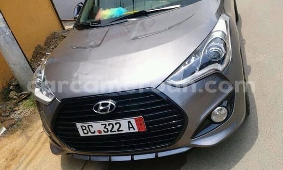 Sayi Na hannu Hyundai Veloster Azurfa Mota in Douala a Ƙasar Kamaru Sayi Na hannu Hyundai Veloster Azurfa Mota in Douala a Ƙasar Kamaru