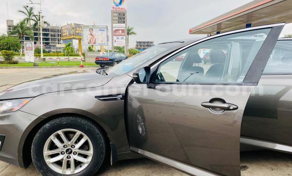 Sayi Na hannu Kia Optima Azurfa Mota in Douala a Ƙasar Kamaru Sayi Na hannu Kia Optima Azurfa Mota in Douala a Ƙasar Kamaru