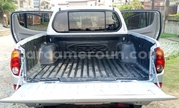 Buy Import Mitsubishi L400 Silver Truck in Douala in Littoral Cameroon Buy Import Mitsubishi L400 Silver Truck in Douala in Littoral Cameroon