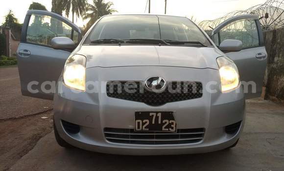 Sayi Na hannu Toyota Vitz Azurfa Mota in Yaounde a Babban Kamaru Sayi Na hannu Toyota Vitz Azurfa Mota in Yaounde a Babban Kamaru