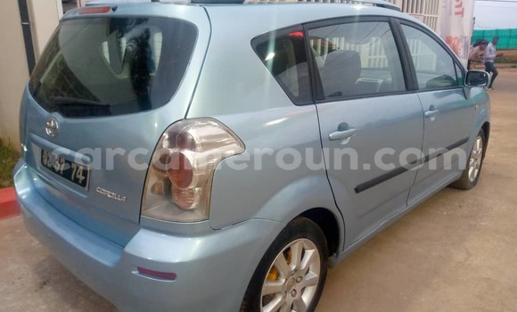 Acheter Occasion Voiture Toyota Corolla Bleu à Yaoundé, Central Cameroon Acheter Occasion Voiture Toyota Corolla Bleu à Yaoundé, Central Cameroon