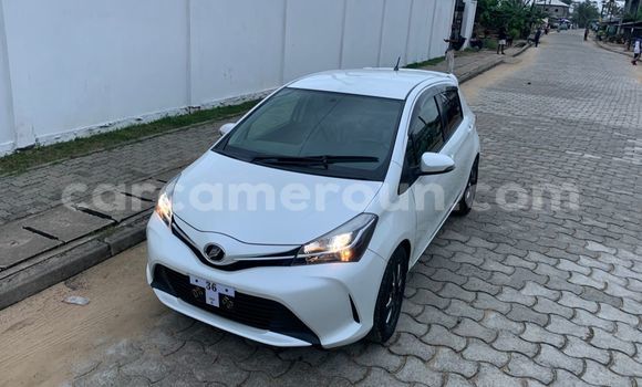 Sayi Na hannu Toyota Yaris White Mota in Douala a Ƙasar Kamaru Sayi Na hannu Toyota Yaris White Mota in Douala a Ƙasar Kamaru