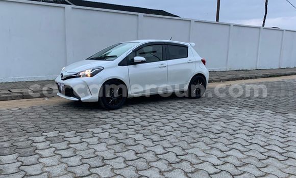 Sayi Na hannu Toyota Yaris White Mota in Douala a Ƙasar Kamaru Sayi Na hannu Toyota Yaris White Mota in Douala a Ƙasar Kamaru