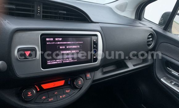 Sayi Na hannu Toyota Yaris White Mota in Douala a Ƙasar Kamaru Sayi Na hannu Toyota Yaris White Mota in Douala a Ƙasar Kamaru