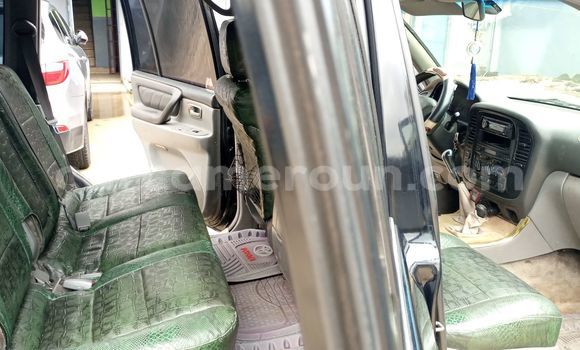 Sayi Na hannu Toyota Land Cruiser Black Mota in Douala a Ƙasar Kamaru Sayi Na hannu Toyota Land Cruiser Black Mota in Douala a Ƙasar Kamaru