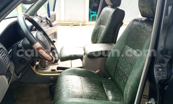 Sayi Na hannu Toyota Land Cruiser Black Mota in Douala a Ƙasar Kamaru Sayi Na hannu Toyota Land Cruiser Black Mota in Douala a Ƙasar Kamaru