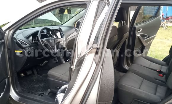 Acheter Occasion Voiture Hyundai Santa Fe Gris à Douala, Littoral Cameroon Acheter Occasion Voiture Hyundai Santa Fe Gris à Douala, Littoral Cameroon