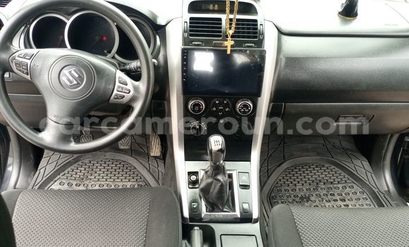 Sayi Na hannu Suzuki Grand Vitara Black Mota in Douala a Ƙasar Kamaru Sayi Na hannu Suzuki Grand Vitara Black Mota in Douala a Ƙasar Kamaru