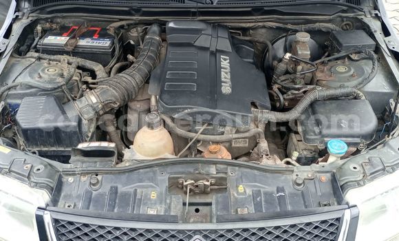 Sayi Na hannu Suzuki Grand Vitara Black Mota in Douala a Ƙasar Kamaru Sayi Na hannu Suzuki Grand Vitara Black Mota in Douala a Ƙasar Kamaru