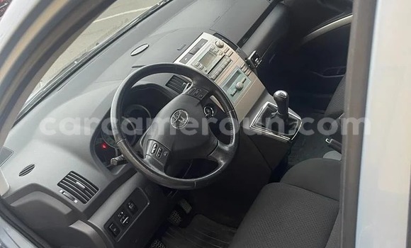 Buy Used Toyota Corolla Verso Blue Car in Douala in Littoral Cameroon Buy Used Toyota Corolla Verso Blue Car in Douala in Littoral Cameroon
