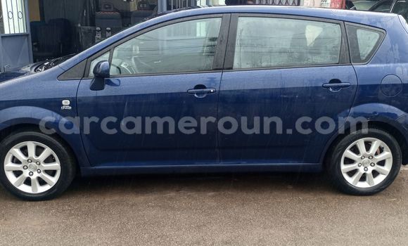 Acheter Import Voiture Toyota Verso Bleu à Douala, Littoral Cameroon Acheter Import Voiture Toyota Verso Bleu à Douala, Littoral Cameroon