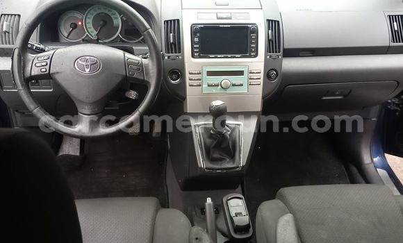 Acheter Import Voiture Toyota Verso Bleu à Douala, Littoral Cameroon Acheter Import Voiture Toyota Verso Bleu à Douala, Littoral Cameroon