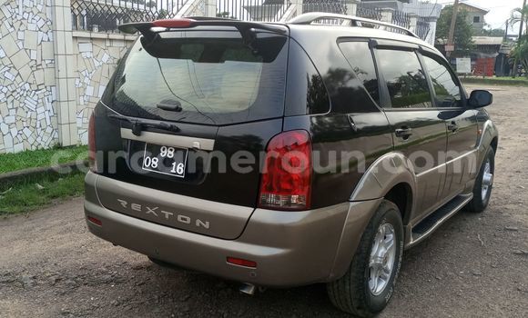 Sayi Imported SsangYong Rexton Black Mota in Douala a Ƙasar Kamaru Sayi Imported SsangYong Rexton Black Mota in Douala a Ƙasar Kamaru