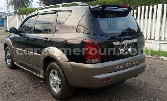 Sayi Imported SsangYong Rexton Black Mota in Douala a Ƙasar Kamaru Sayi Imported SsangYong Rexton Black Mota in Douala a Ƙasar Kamaru