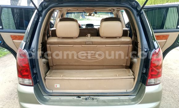 Sayi Imported SsangYong Rexton Black Mota in Douala a Ƙasar Kamaru Sayi Imported SsangYong Rexton Black Mota in Douala a Ƙasar Kamaru