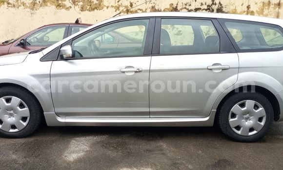 Sayi Imported Ford Focus Azurfa Mota in Douala a Ƙasar Kamaru Sayi Imported Ford Focus Azurfa Mota in Douala a Ƙasar Kamaru
