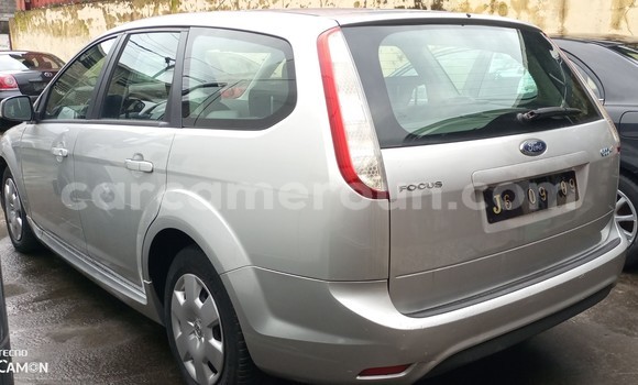 Sayi Imported Ford Focus Azurfa Mota in Douala a Ƙasar Kamaru Sayi Imported Ford Focus Azurfa Mota in Douala a Ƙasar Kamaru