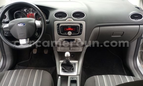Sayi Imported Ford Focus Azurfa Mota in Douala a Ƙasar Kamaru Sayi Imported Ford Focus Azurfa Mota in Douala a Ƙasar Kamaru