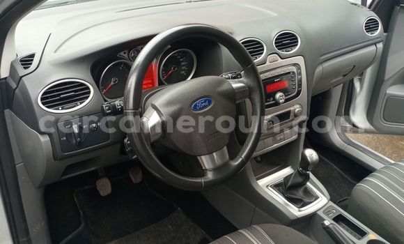 Sayi Imported Ford Focus Azurfa Mota in Douala a Ƙasar Kamaru Sayi Imported Ford Focus Azurfa Mota in Douala a Ƙasar Kamaru