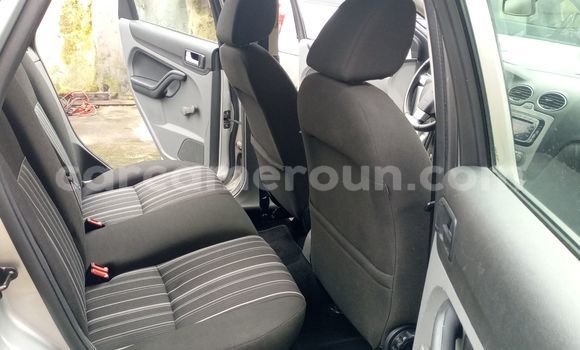 Sayi Imported Ford Focus Azurfa Mota in Douala a Ƙasar Kamaru Sayi Imported Ford Focus Azurfa Mota in Douala a Ƙasar Kamaru