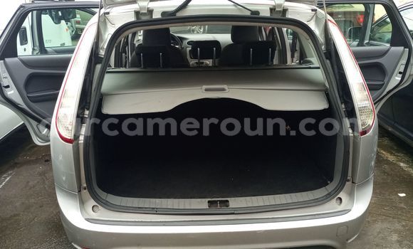 Sayi Imported Ford Focus Azurfa Mota in Douala a Ƙasar Kamaru Sayi Imported Ford Focus Azurfa Mota in Douala a Ƙasar Kamaru