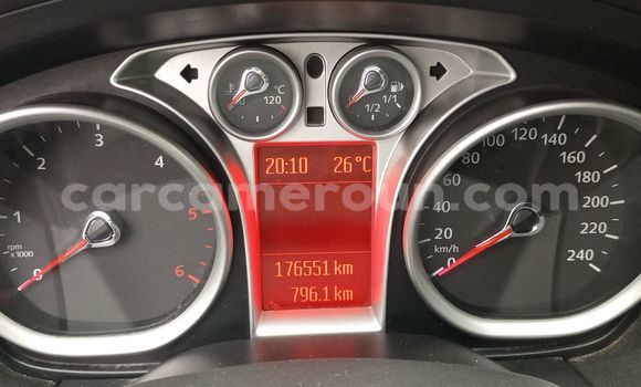 Sayi Imported Ford Focus Azurfa Mota in Douala a Ƙasar Kamaru Sayi Imported Ford Focus Azurfa Mota in Douala a Ƙasar Kamaru