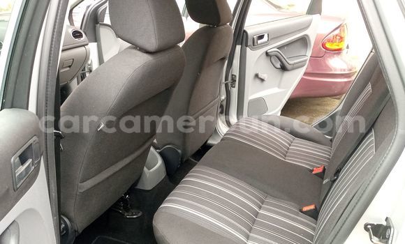Sayi Imported Ford Focus Azurfa Mota in Douala a Ƙasar Kamaru Sayi Imported Ford Focus Azurfa Mota in Douala a Ƙasar Kamaru
