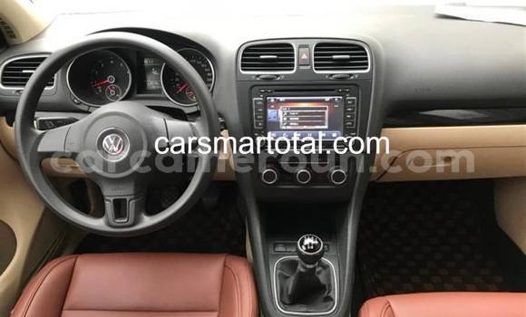 Sayi Na hannu Volkswagen Golf Azurfa Mota in Yaounde a Babban Kamaru Sayi Na hannu Volkswagen Golf Azurfa Mota in Yaounde a Babban Kamaru