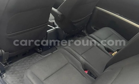 Acheter Occasion Voiture Toyota Corolla Verso Bleu à Douala, Littoral Cameroon Acheter Occasion Voiture Toyota Corolla Verso Bleu à Douala, Littoral Cameroon