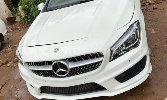 Sayi Na hannu Mercedes‒Benz CLA-klasse White Mota in Yaounde a Babban Kamaru Sayi Na hannu Mercedes‒Benz CLA-klasse White Mota in Yaounde a Babban Kamaru