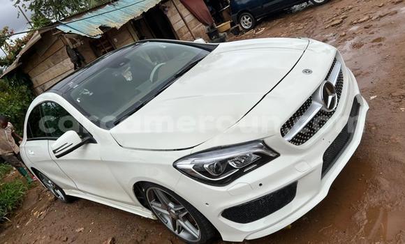 Sayi Na hannu Mercedes‒Benz CLA-klasse White Mota in Yaounde a Babban Kamaru Sayi Na hannu Mercedes‒Benz CLA-klasse White Mota in Yaounde a Babban Kamaru