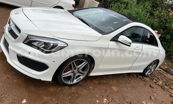 Sayi Na hannu Mercedes‒Benz CLA-klasse White Mota in Yaounde a Babban Kamaru Sayi Na hannu Mercedes‒Benz CLA-klasse White Mota in Yaounde a Babban Kamaru