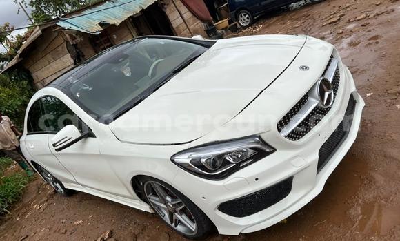 Sayi Na hannu Mercedes‒Benz CLA-klasse White Mota in Yaounde a Babban Kamaru Sayi Na hannu Mercedes‒Benz CLA-klasse White Mota in Yaounde a Babban Kamaru