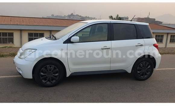 Acheter Occasion Voiture Toyota IST Blanc à Yaoundé, Central Cameroon