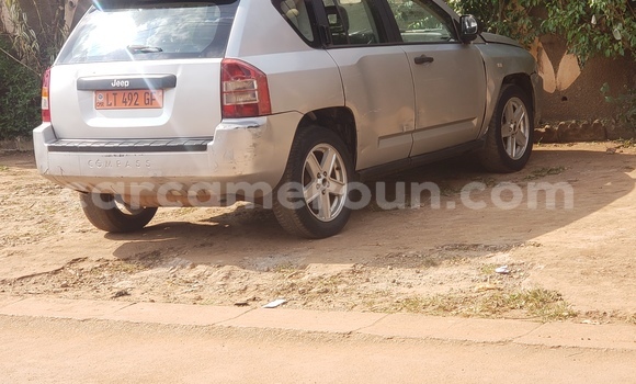 Sayi Na hannu Jeep Compass Azurfa Mota in Yaounde a Babban Kamaru