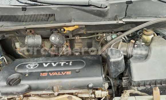 Sayi Na hannu Toyota RAV4 Blue Mota in Douala a Ƙasar Kamaru Sayi Na hannu Toyota RAV4 Blue Mota in Douala a Ƙasar Kamaru