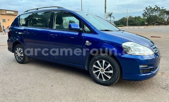 Acheter Occasion Voiture Toyota Avensis Verso Bleu à Yaoundé, Central Cameroon Acheter Occasion Voiture Toyota Avensis Verso Bleu à Yaoundé, Central Cameroon