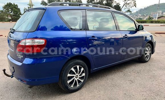 Acheter Occasion Voiture Toyota Avensis Verso Bleu à Yaoundé, Central Cameroon Acheter Occasion Voiture Toyota Avensis Verso Bleu à Yaoundé, Central Cameroon