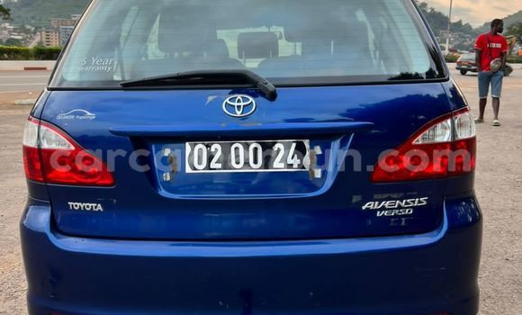 Acheter Occasion Voiture Toyota Avensis Verso Bleu à Yaoundé, Central Cameroon Acheter Occasion Voiture Toyota Avensis Verso Bleu à Yaoundé, Central Cameroon