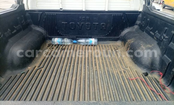 Acheter Occasion Voiture Toyota Hiluxe VIGO Blanc à Douala, Littoral Cameroon Acheter Occasion Voiture Toyota Hiluxe VIGO Blanc à Douala, Littoral Cameroon