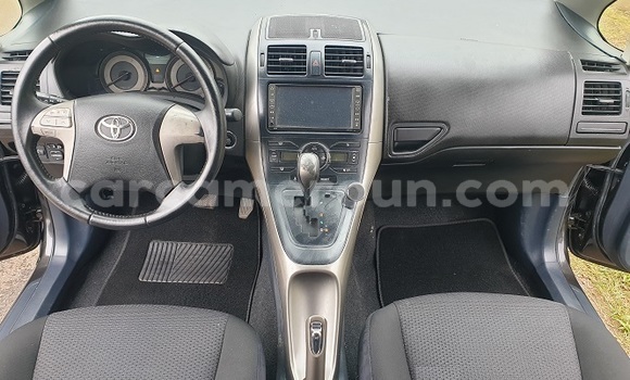 Sayi Na hannu Toyota Blade Black Mota in Yaounde a Babban Kamaru Sayi Na hannu Toyota Blade Black Mota in Yaounde a Babban Kamaru