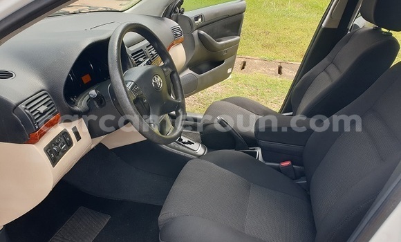 Acheter Occasion Voiture Toyota Avensis Blanc à Yaoundé, Central Cameroon Acheter Occasion Voiture Toyota Avensis Blanc à Yaoundé, Central Cameroon