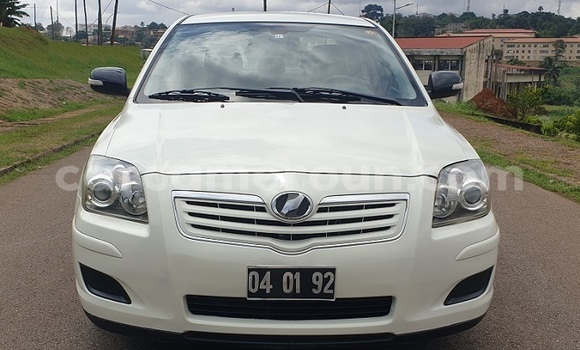 Acheter Occasion Voiture Toyota Avensis Blanc à Yaoundé, Central Cameroon Acheter Occasion Voiture Toyota Avensis Blanc à Yaoundé, Central Cameroon