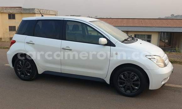 Acheter Occasion Voiture Toyota IST Blanc à Yaoundé, Central Cameroon
